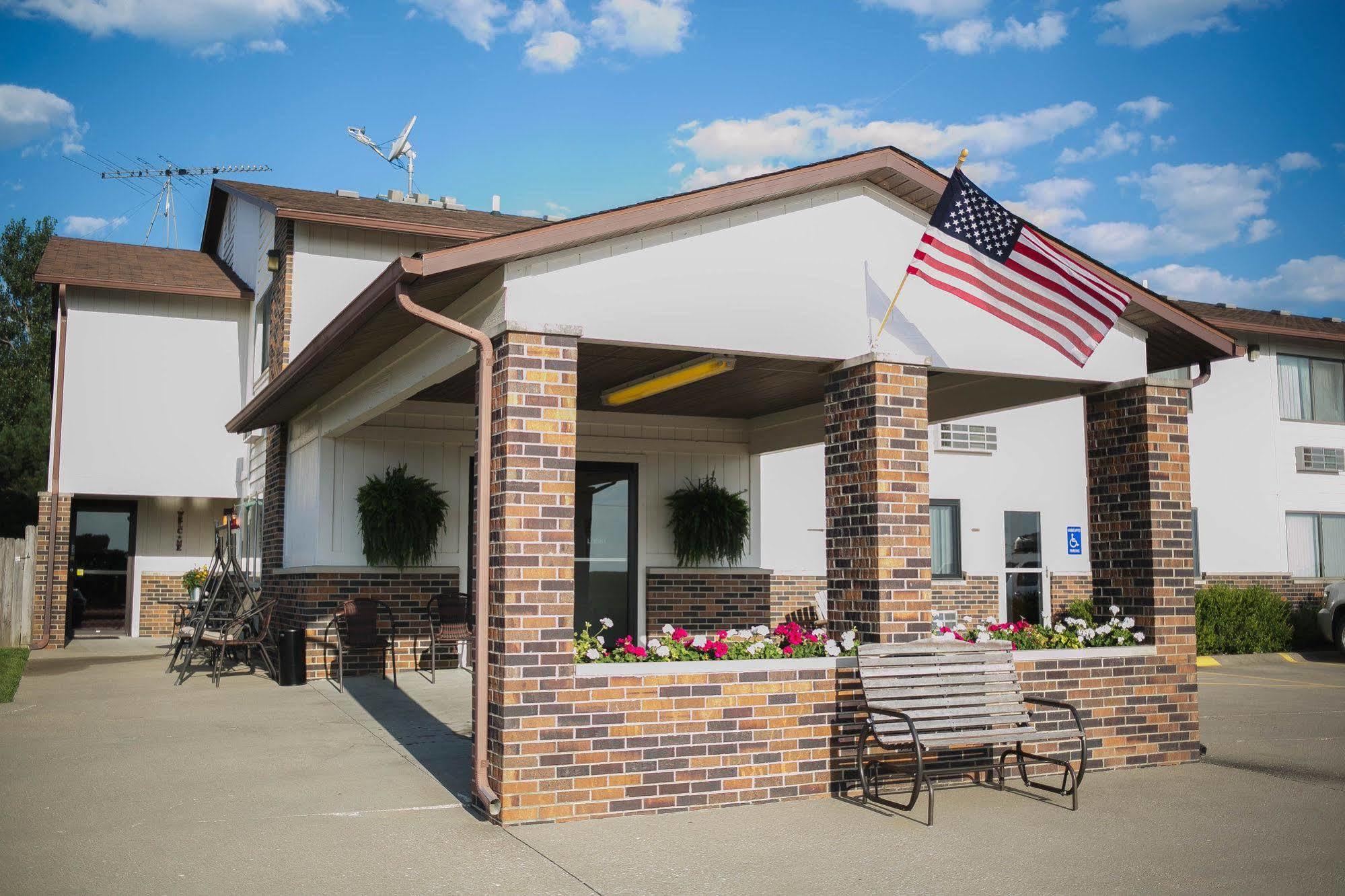 Covered Bridge Inn Winterset Kültér fotó